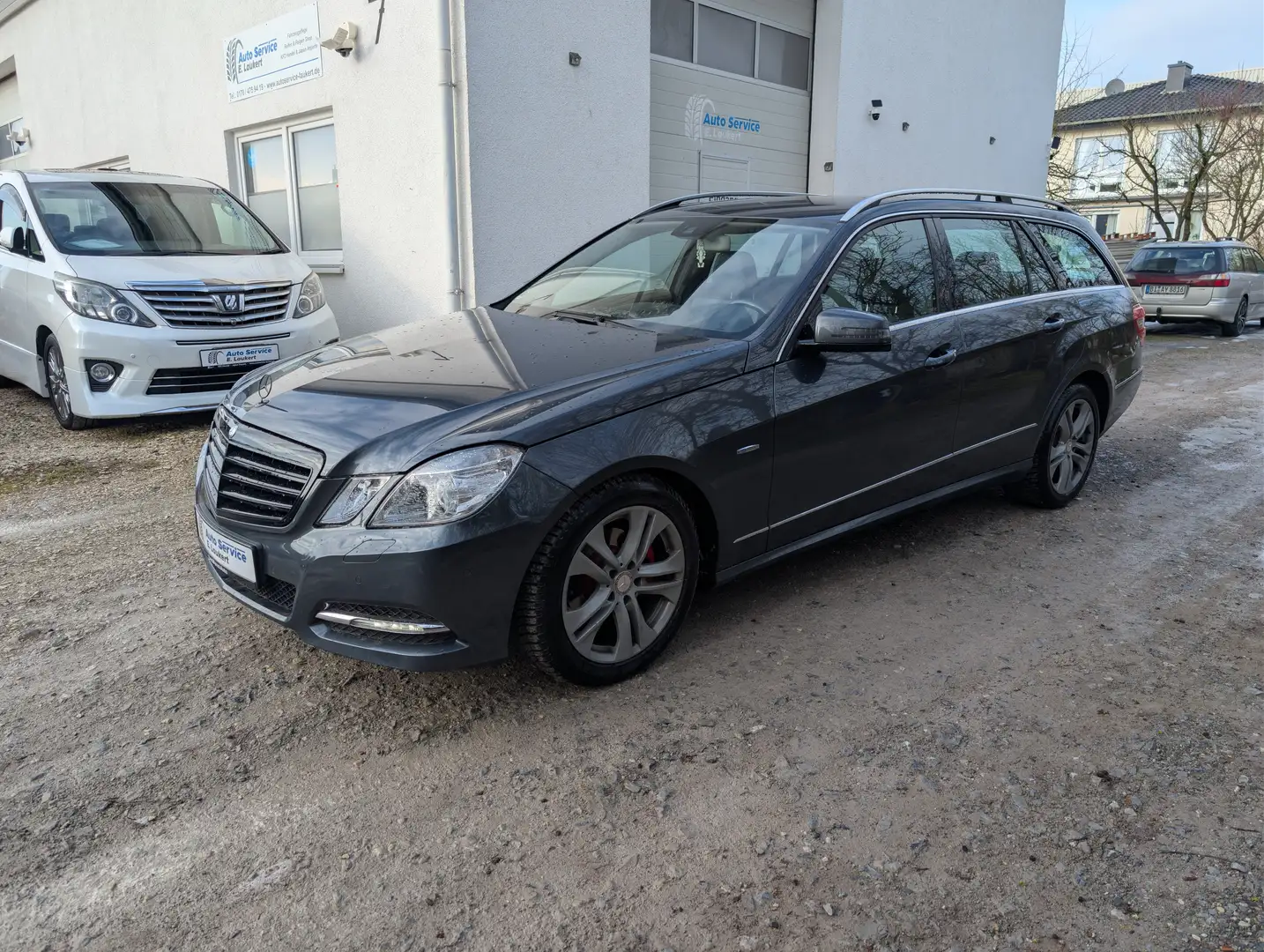 Mercedes-Benz E 220 E220 CDI BE Avantgarde/Xenon/Comand/Stdhzg/Harman Grau - 1