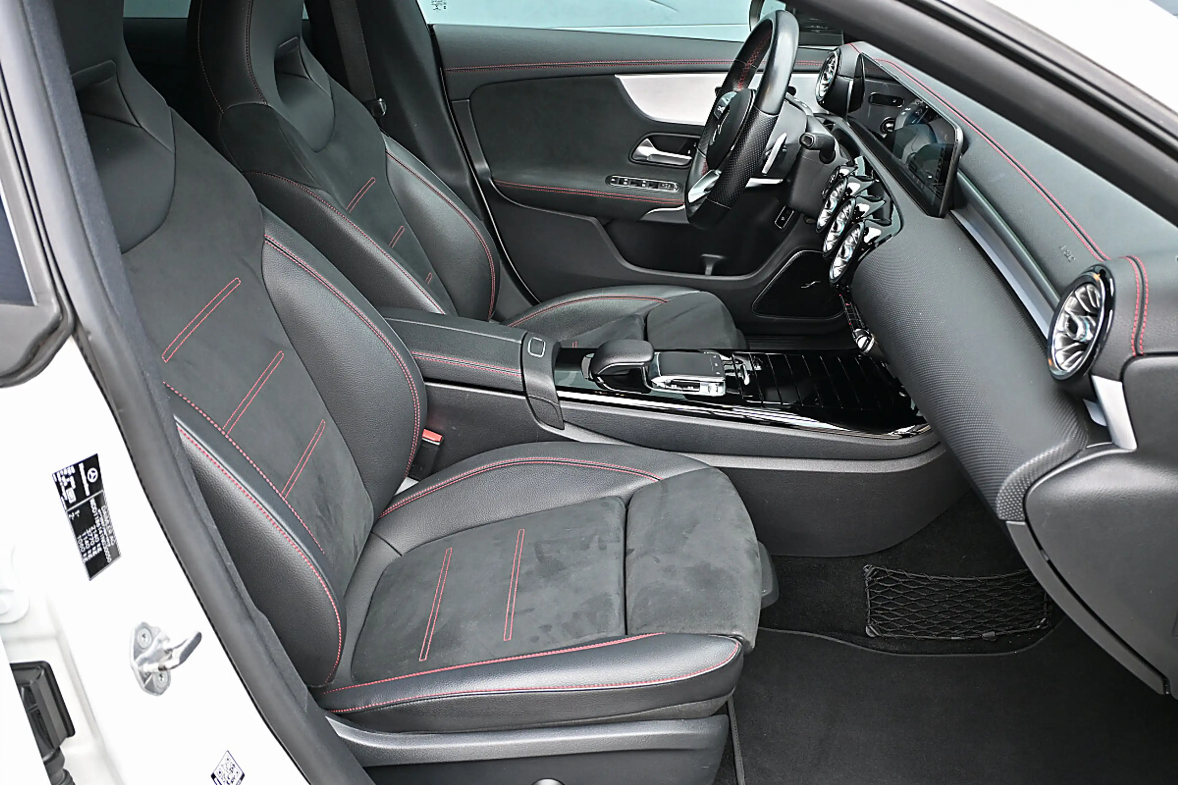 Mercedes-Benz CLA 220 d Shooting Brake Aut. AMG, ACC, HeadUp, NightPa... — photo 14