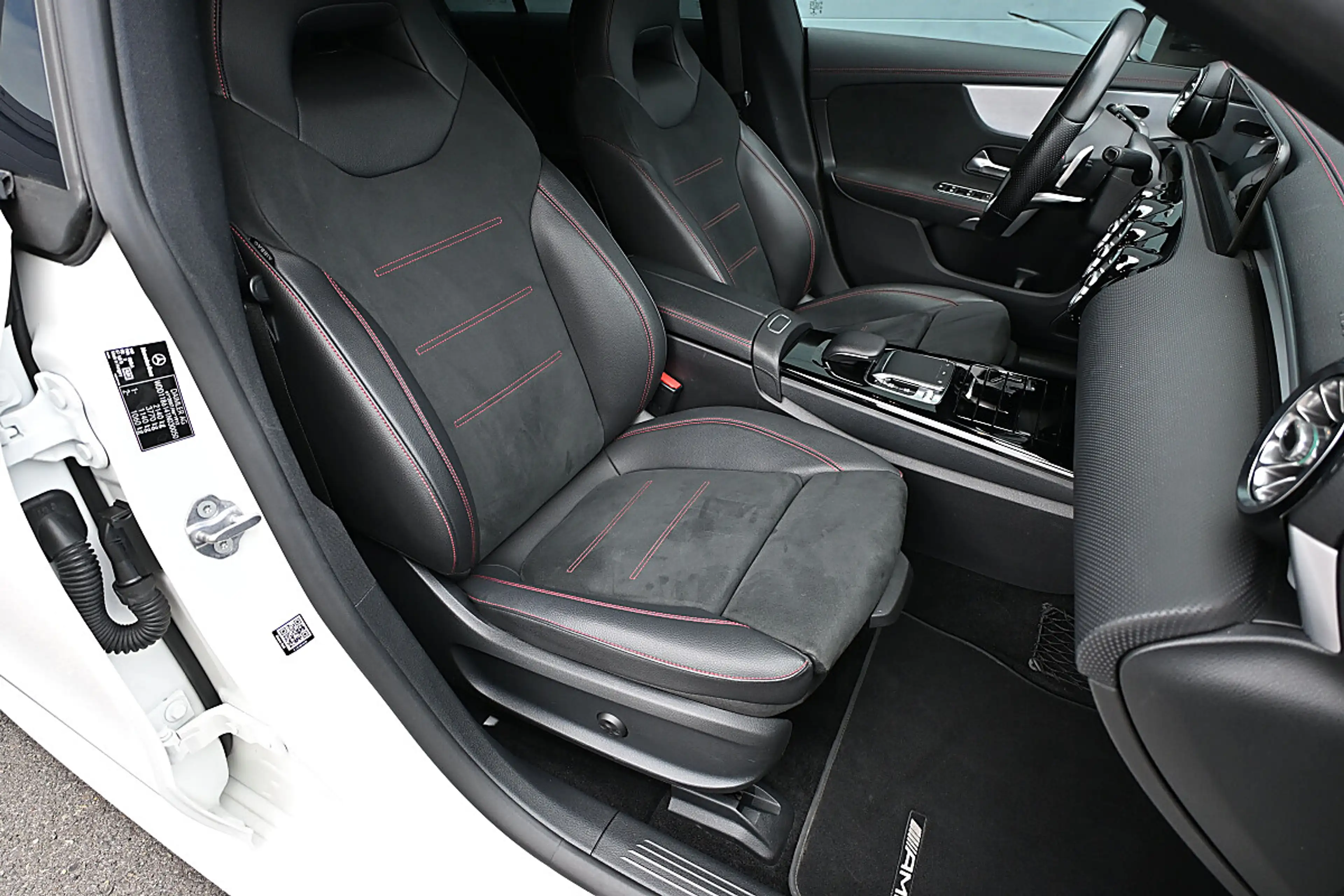 Mercedes-Benz CLA 220 d Shooting Brake Aut. AMG, ACC, HeadUp, NightPa... — photo 15