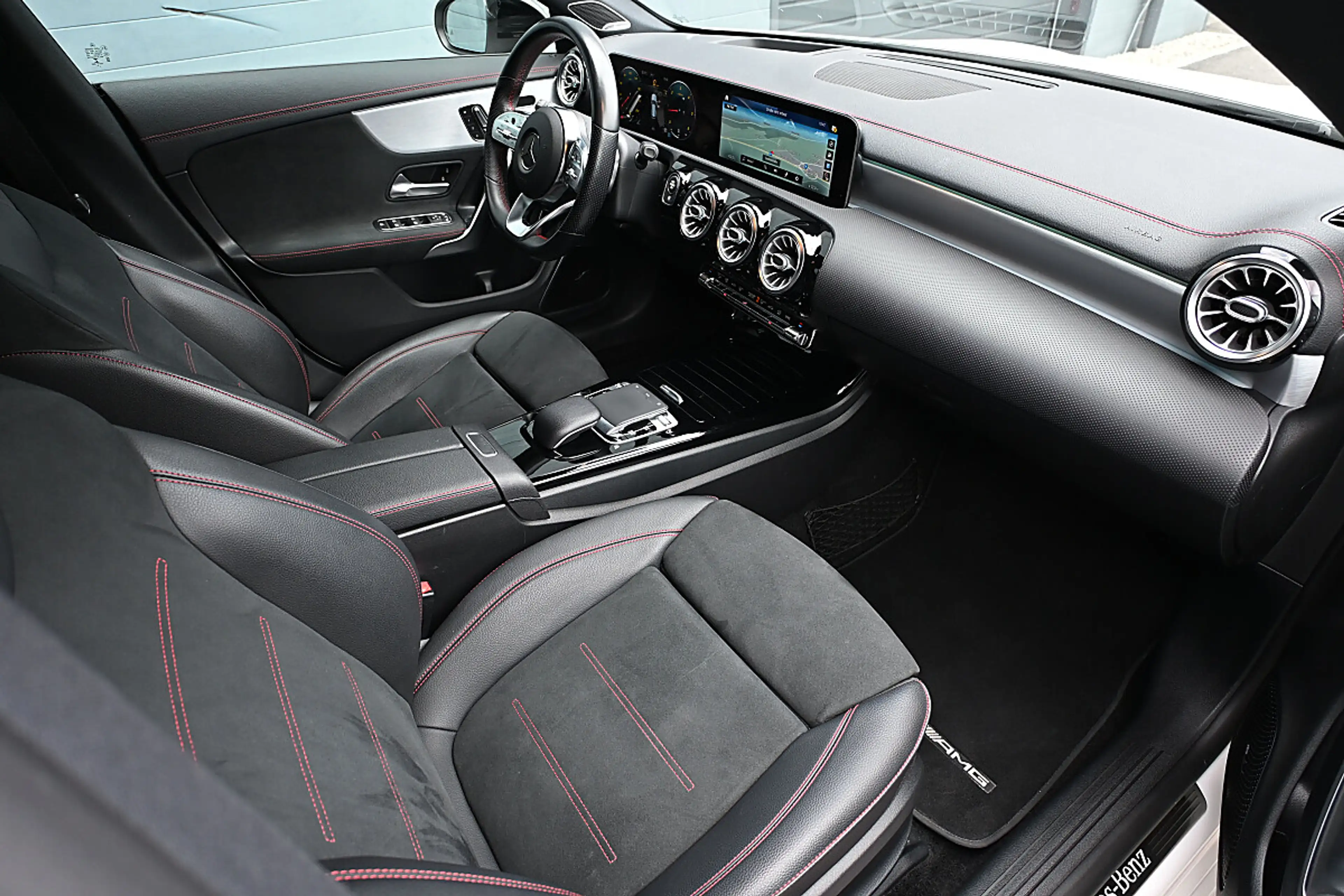 Mercedes-Benz CLA 220 d Shooting Brake Aut. AMG, ACC, HeadUp, NightPa... — photo 4