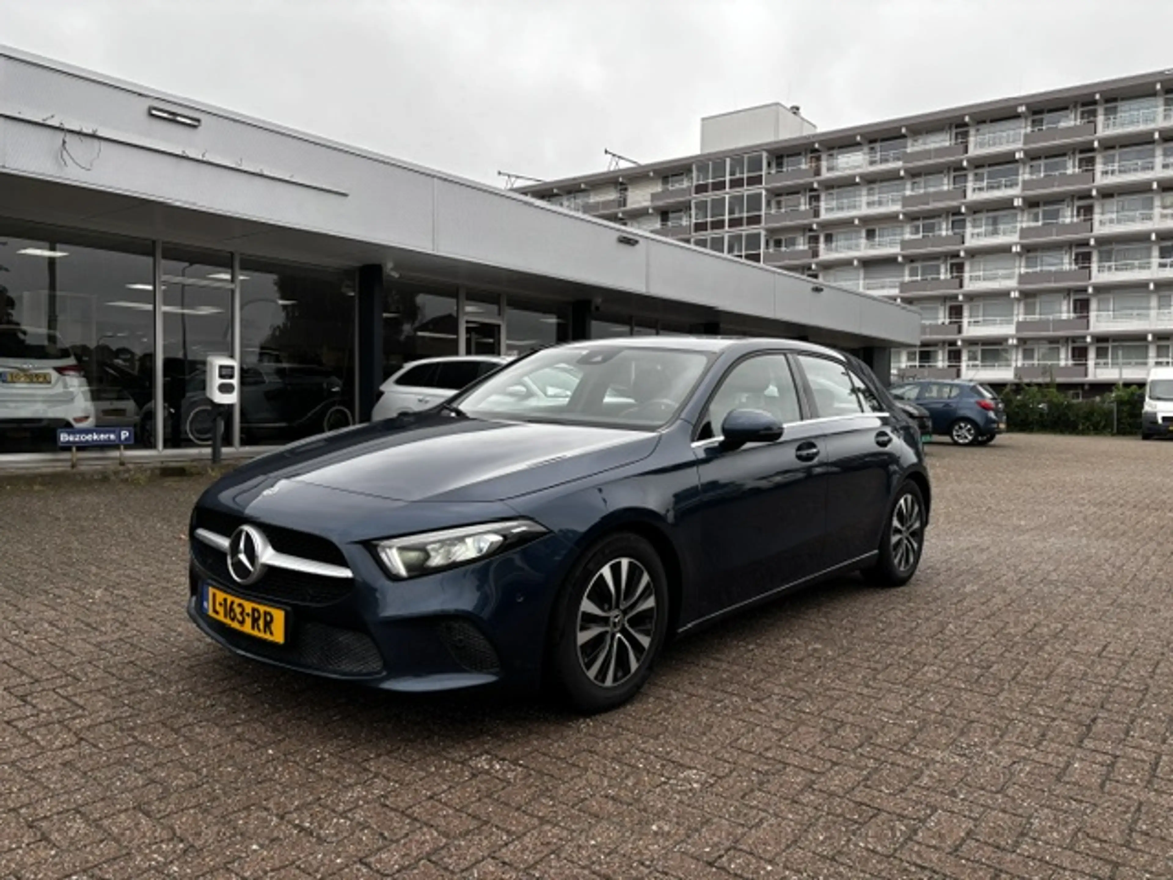 Mercedes-Benz A 180 Business Solution Lmv Pdc Acamera Cruise Navi Nap