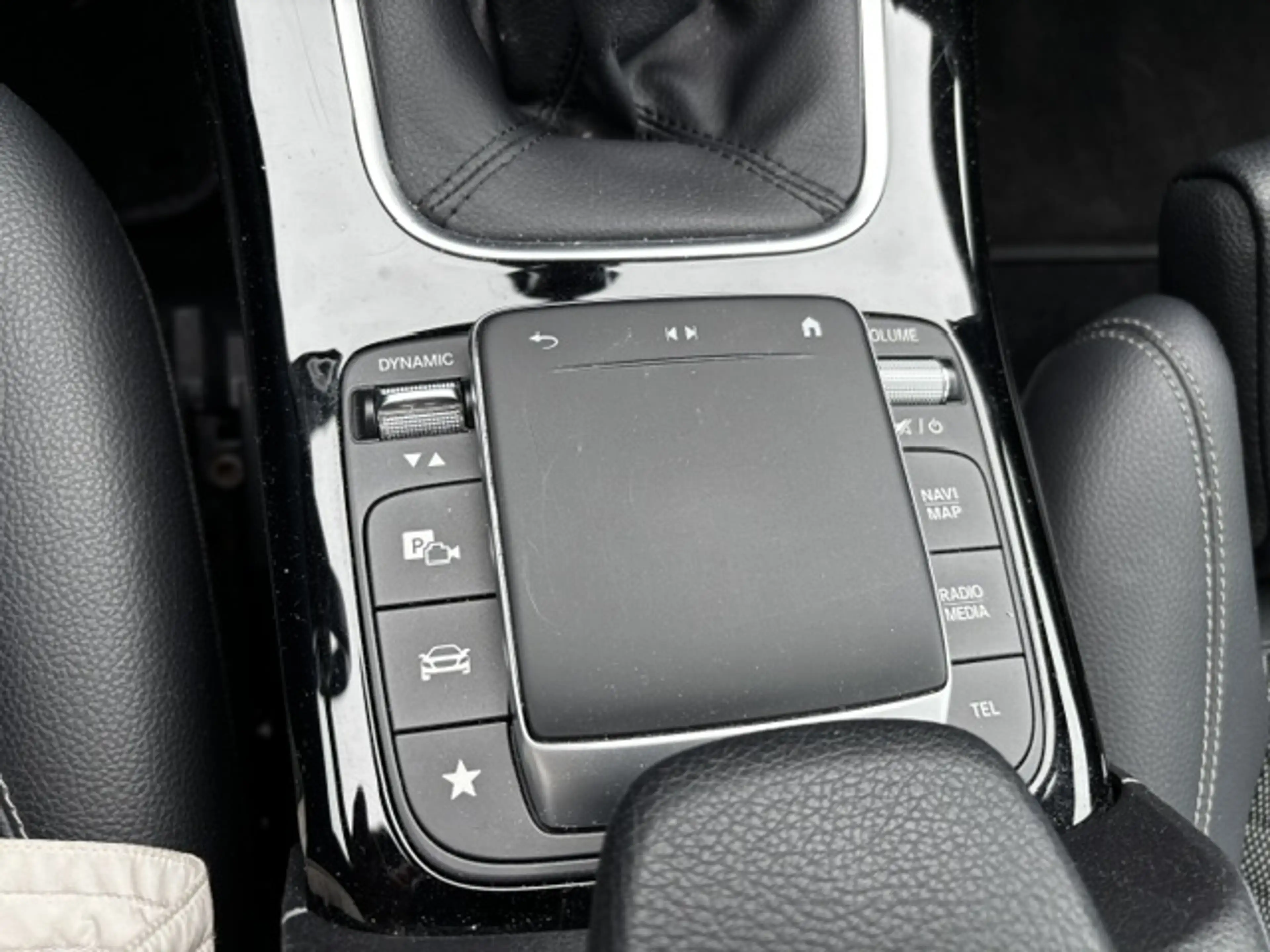 Mercedes-Benz A 180 Business Solution Lmv Pdc Acamera Cruise Navi Nap — photo 22