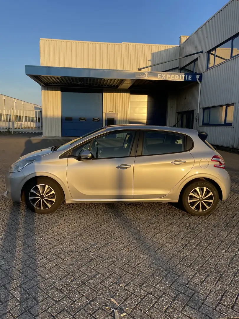 Peugeot 208 1.2 VTi Blue Lease Grijs - 2