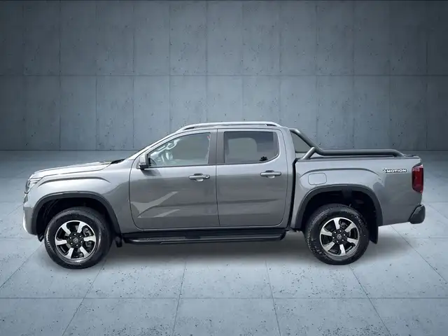 Volkswagen Amarok view 2