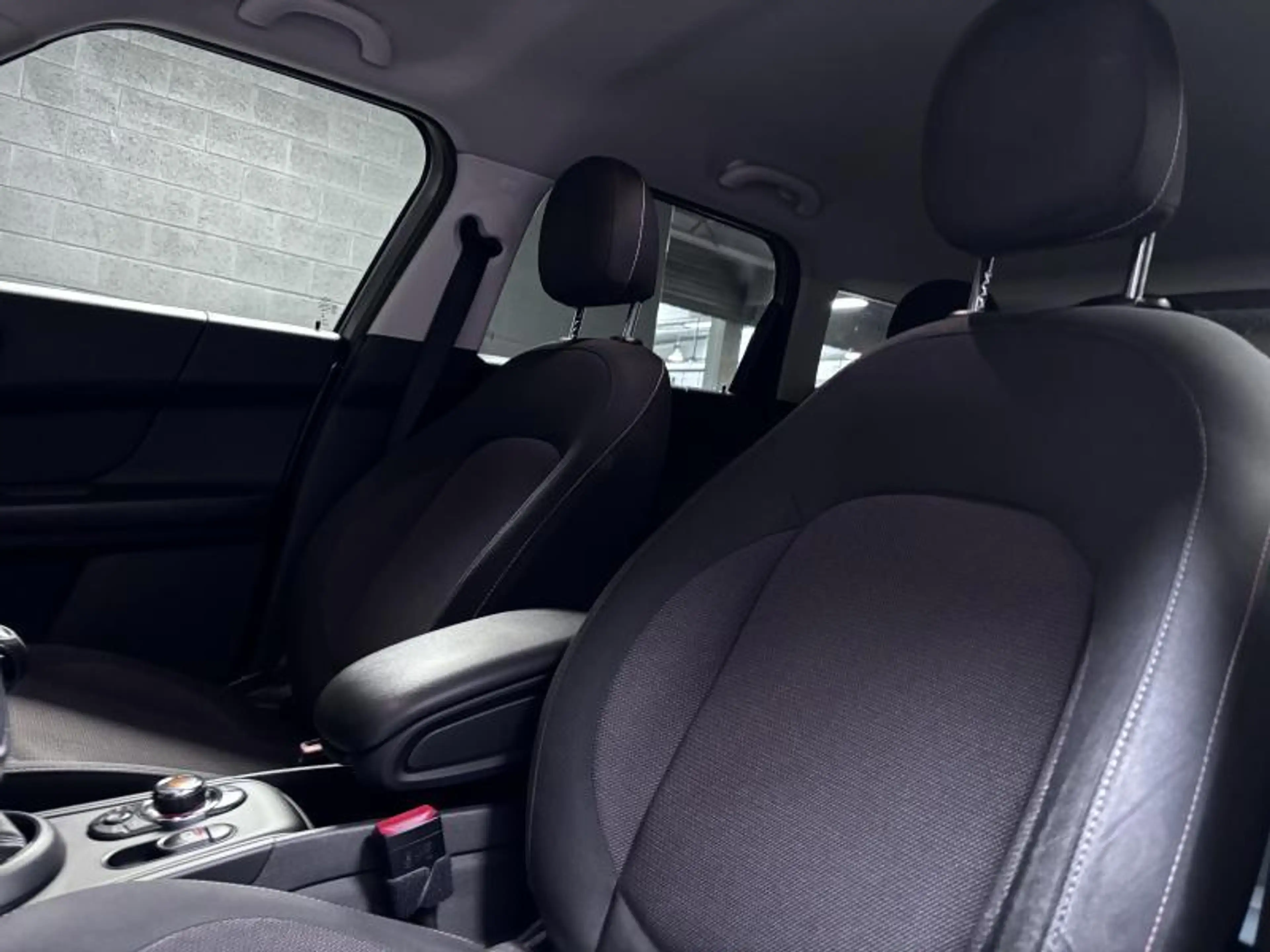 MINI One D Countryman 2 — photo 12