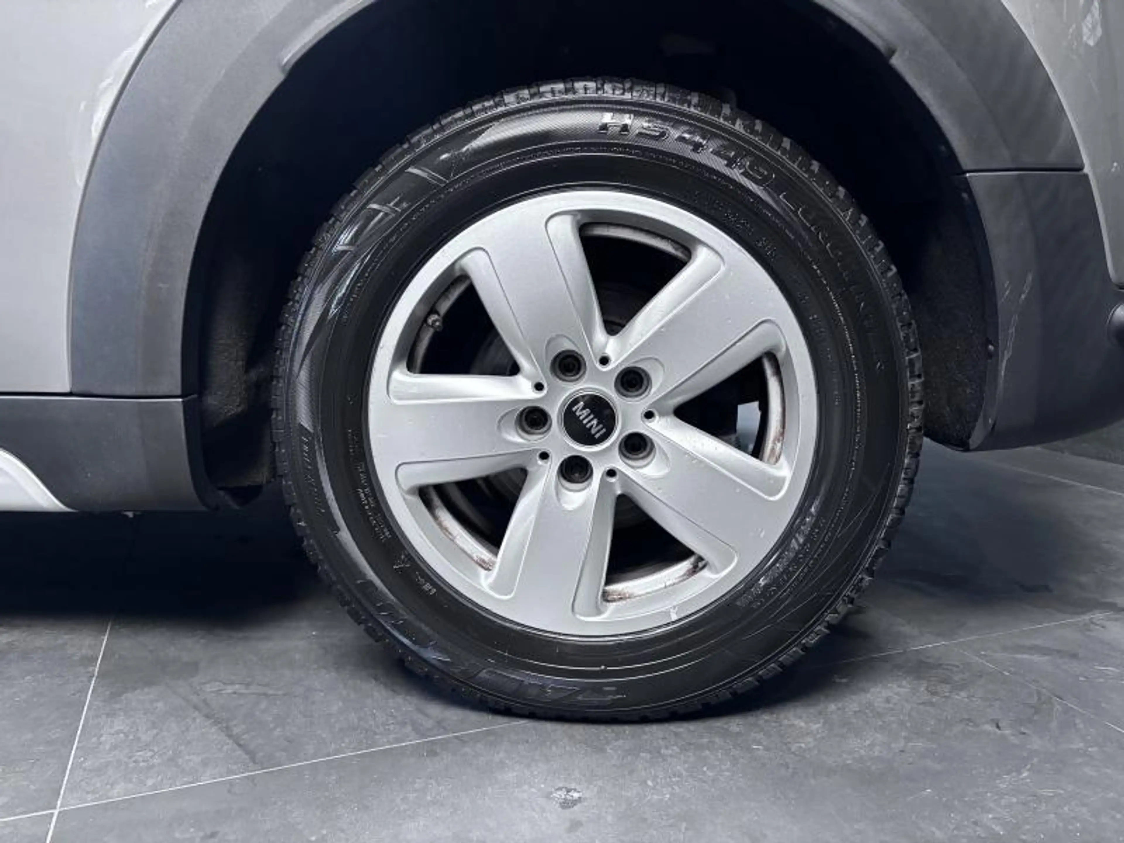 MINI One D Countryman 2 — photo 9