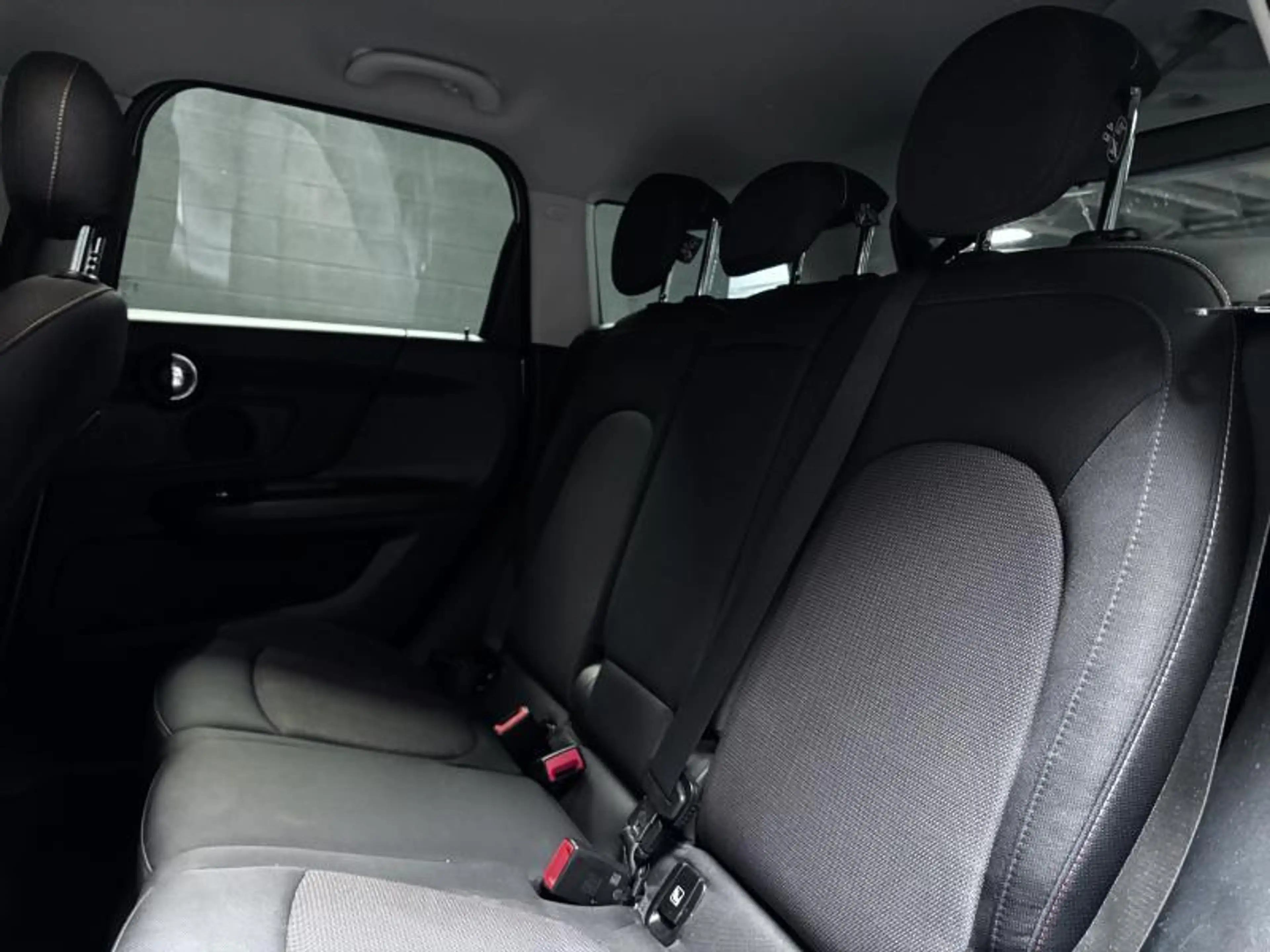 MINI One D Countryman 2 — photo 11