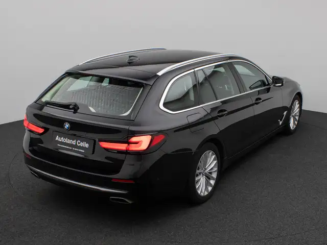 BMW 5 Series view 7