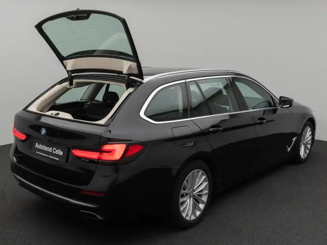 BMW 5 Series view 13