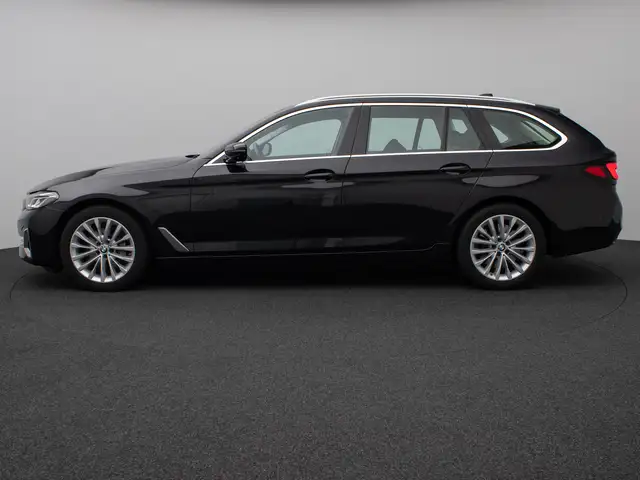 BMW 5 Series view 11