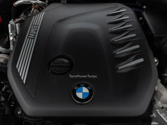 BMW 5 Series view 15