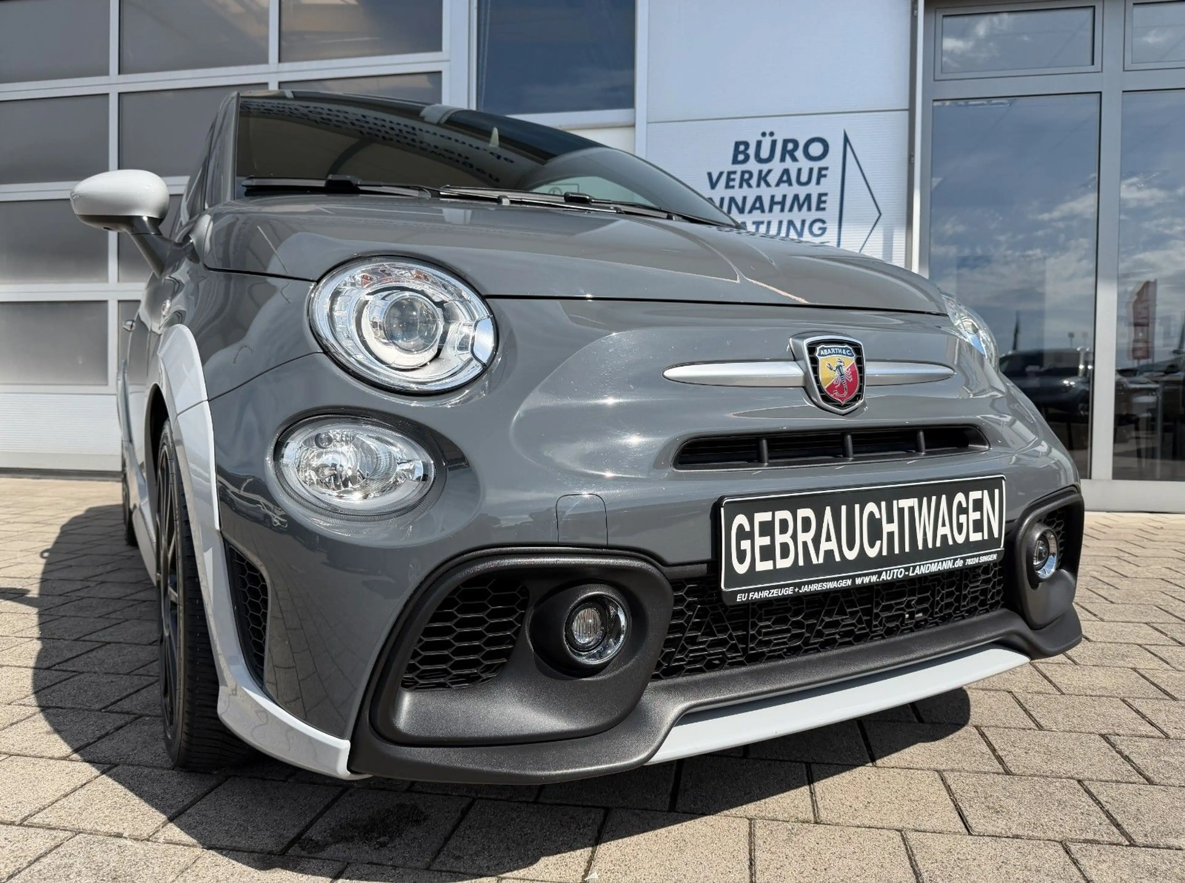 Abarth 695 1.4 T-Jet 70° Anniversario 1HD BEATS SCHALEN