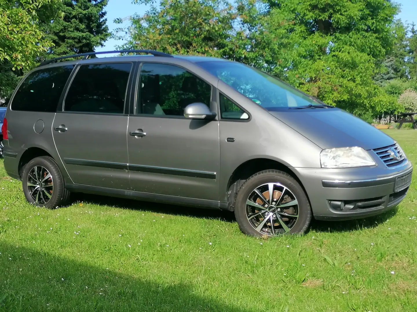 Volkswagen Sharan Sharan 2.0 TDI DPF Pacific Grau - 1