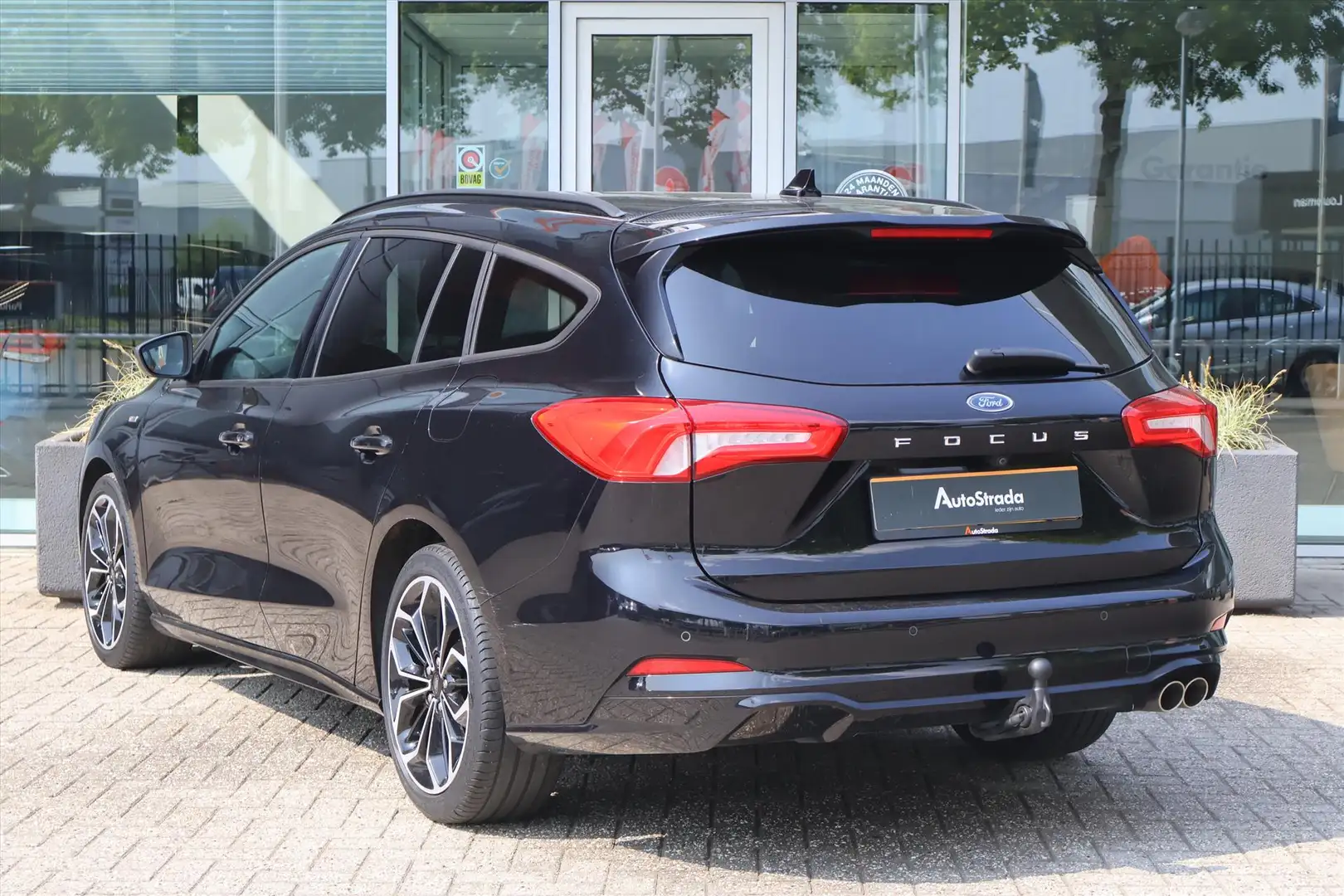 Ford Focus Wagon 1.0 EcoBoost ST Line X 125pk I Navi I Trekha Noir - 2