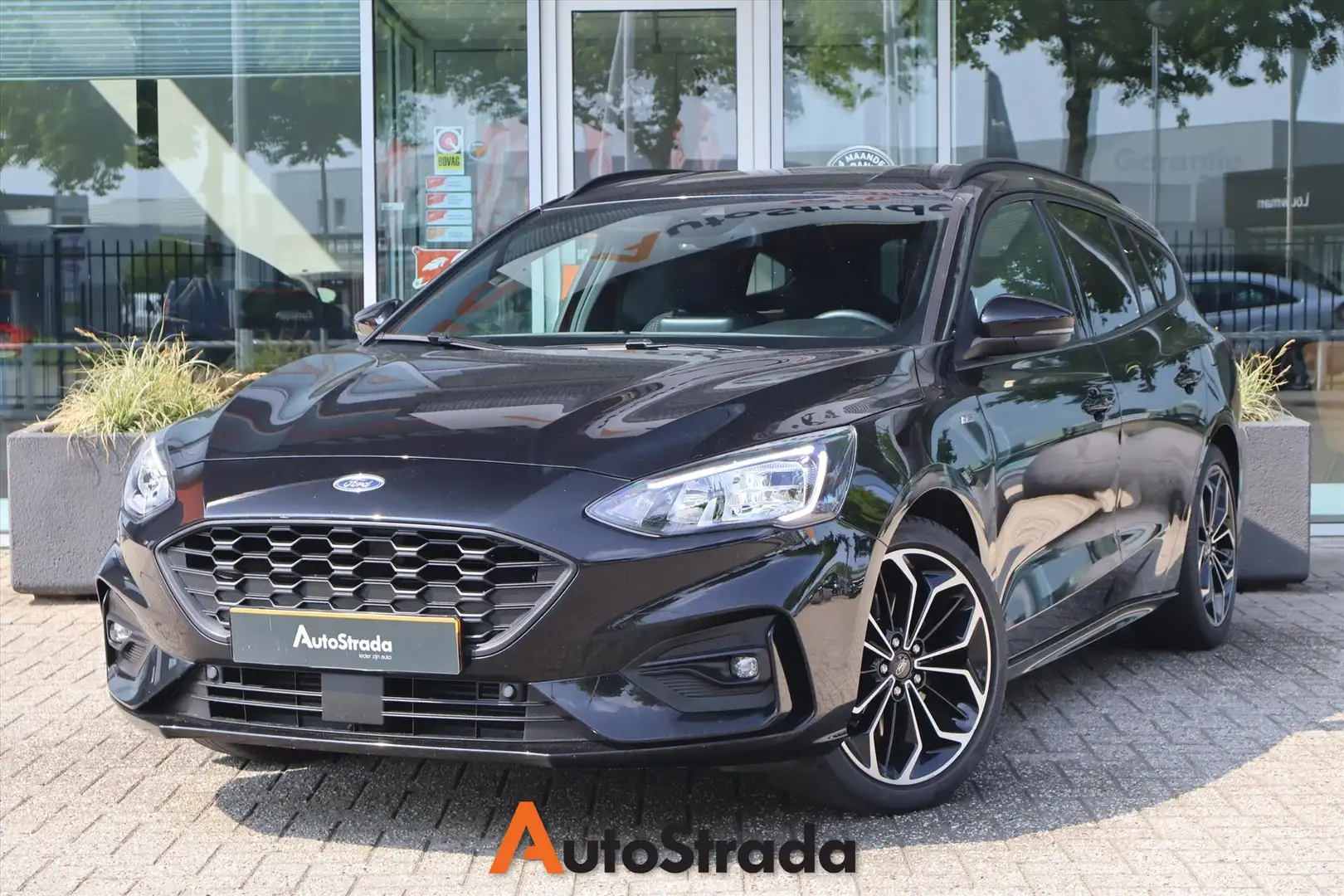 Ford Focus Wagon 1.0 EcoBoost ST Line X 125pk I Navi I Trekha Noir - 1