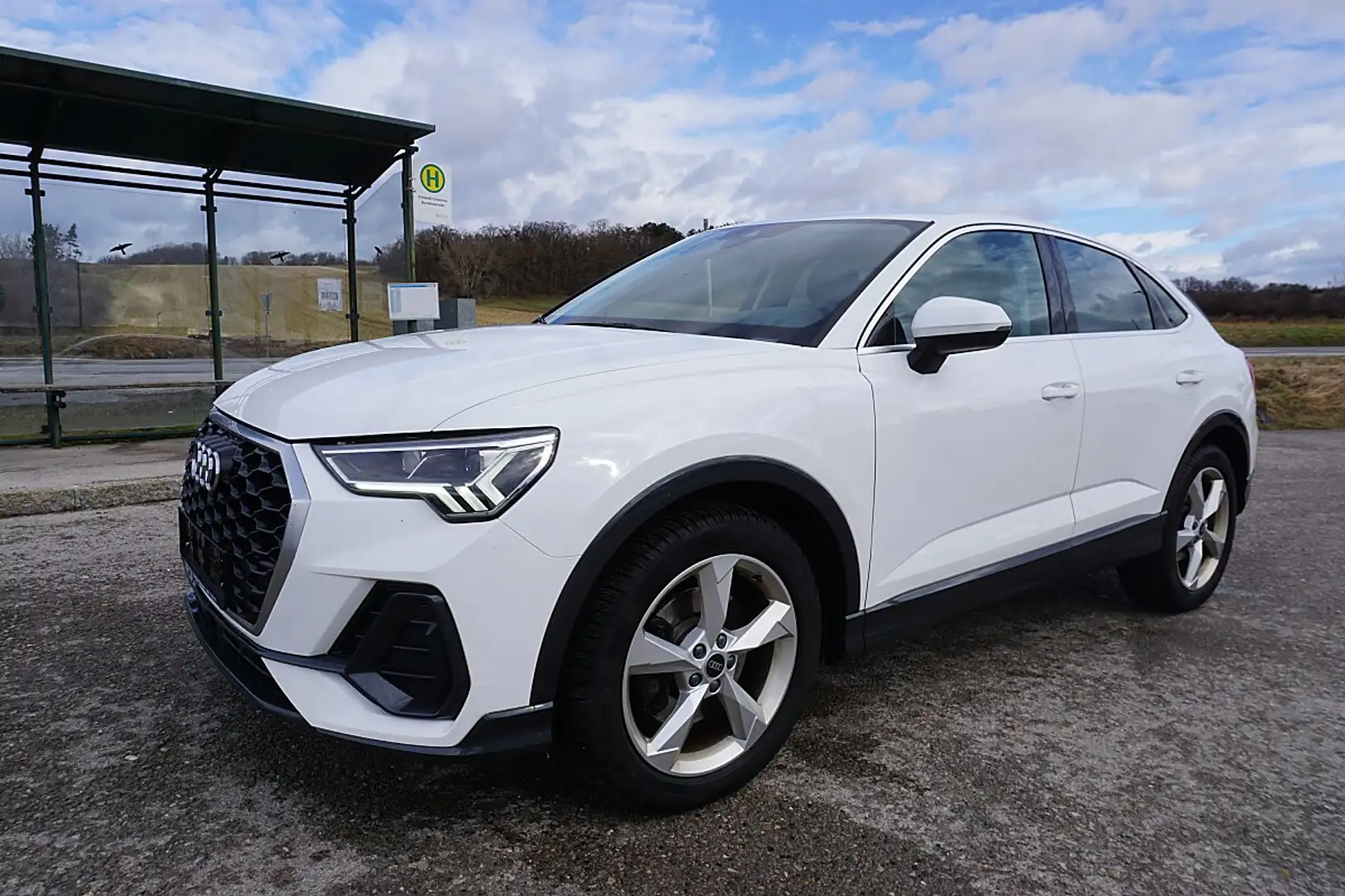 Audi Q3 Sportback 40 TDI quattro S-tronic Weiß - 2