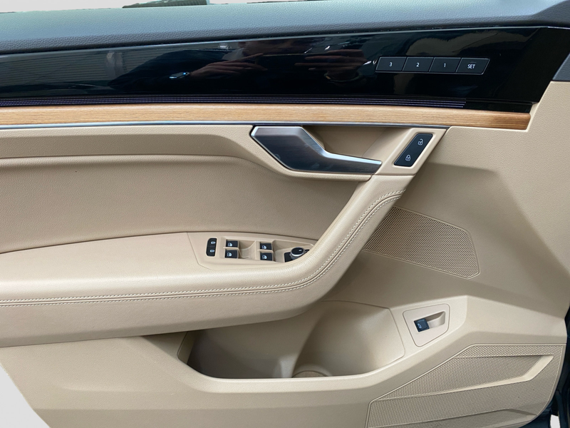 Volkswagen Touareg 3.0 V6 TDI Atmosphere — photo 14