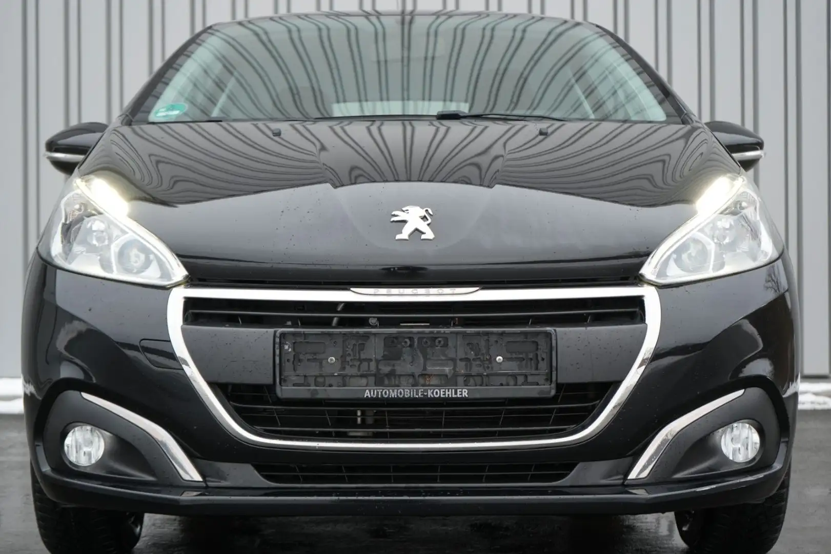 Peugeot 208 Active AHK/PDC/SHZ/8Fach/HU11.27 Schwarz - 2