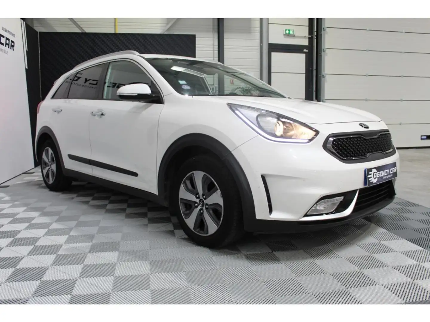 Kia Niro Hybride 1.6 GDi - 105 %2B Electric 43.5 ch - Stop&Go - BV DCT6 Active Weiß - 2