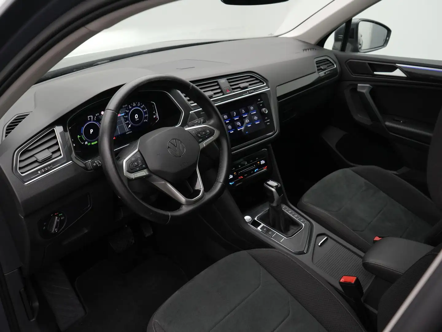 Volkswagen Tiguan 1.4 TSI 245 pk DSG eHybrid Elegance | Panoramadak Gris - 2