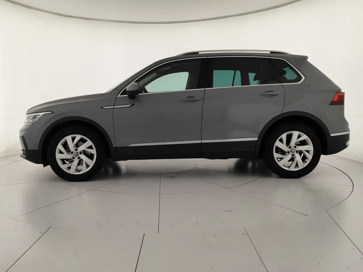 Volkswagen Tiguan 2.0 tdi scr 150cv elegance dsg - 2