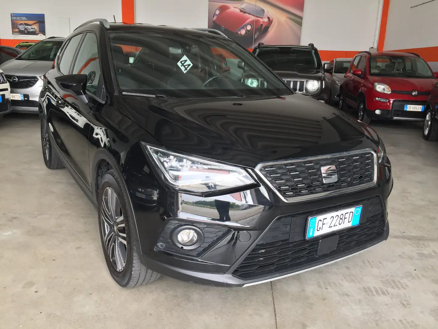 SEAT Arona Arona 1.0 tgi Xcellence 90cv Schwarz - 1