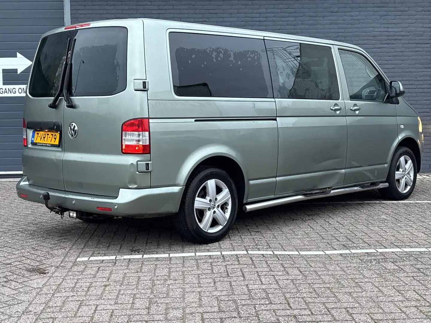 Volkswagen T5 Transporter 2.0 TDI L2H1 4Motion Dubbel Cabine Comfortline DSG Groen - 2