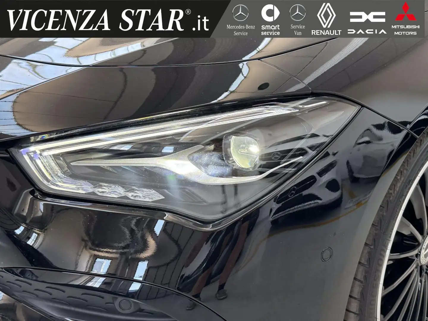 Mercedes-Benz CLA 200 d S.B. AMG PREMIUM Nero - 2