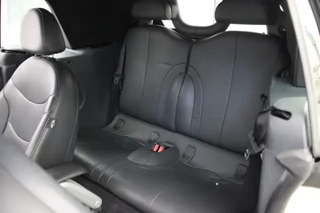 MINI Convertible view 12