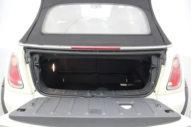 MINI Convertible view 13