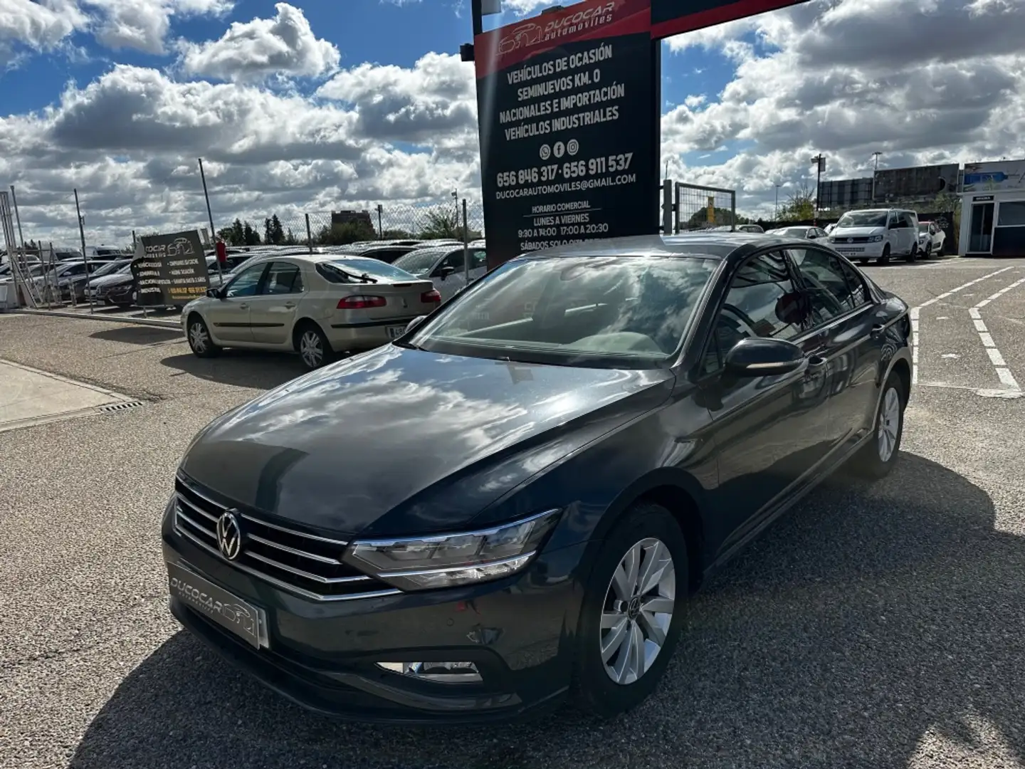 Volkswagen Passat 1.6TDI Business DSG7 Gris - 2