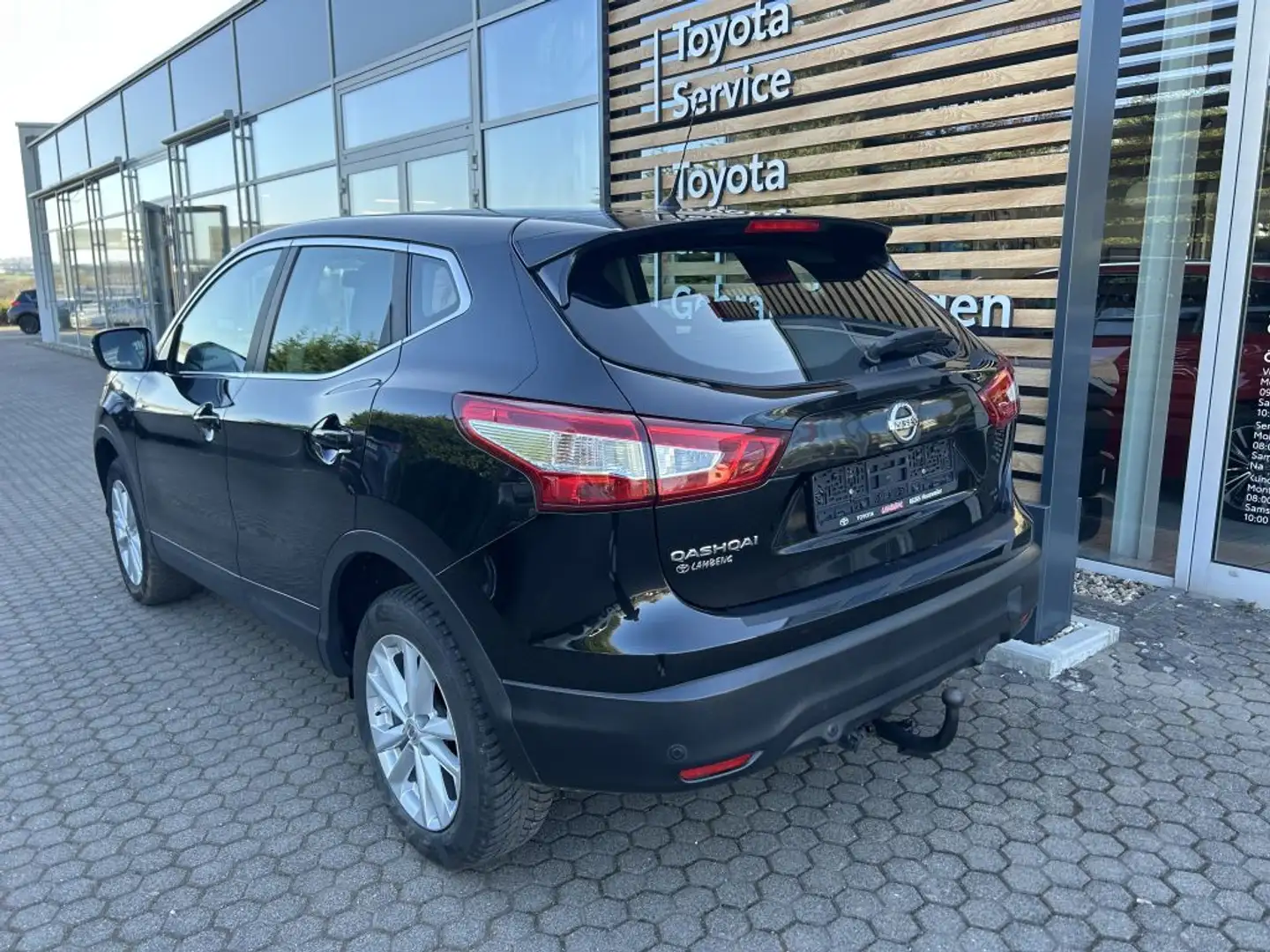 Nissan Qashqai 1.5 dCi ACENTA *AHK*ALWETTERREIFEN*NAVI*KLIMAAUTOM Schwarz - 2