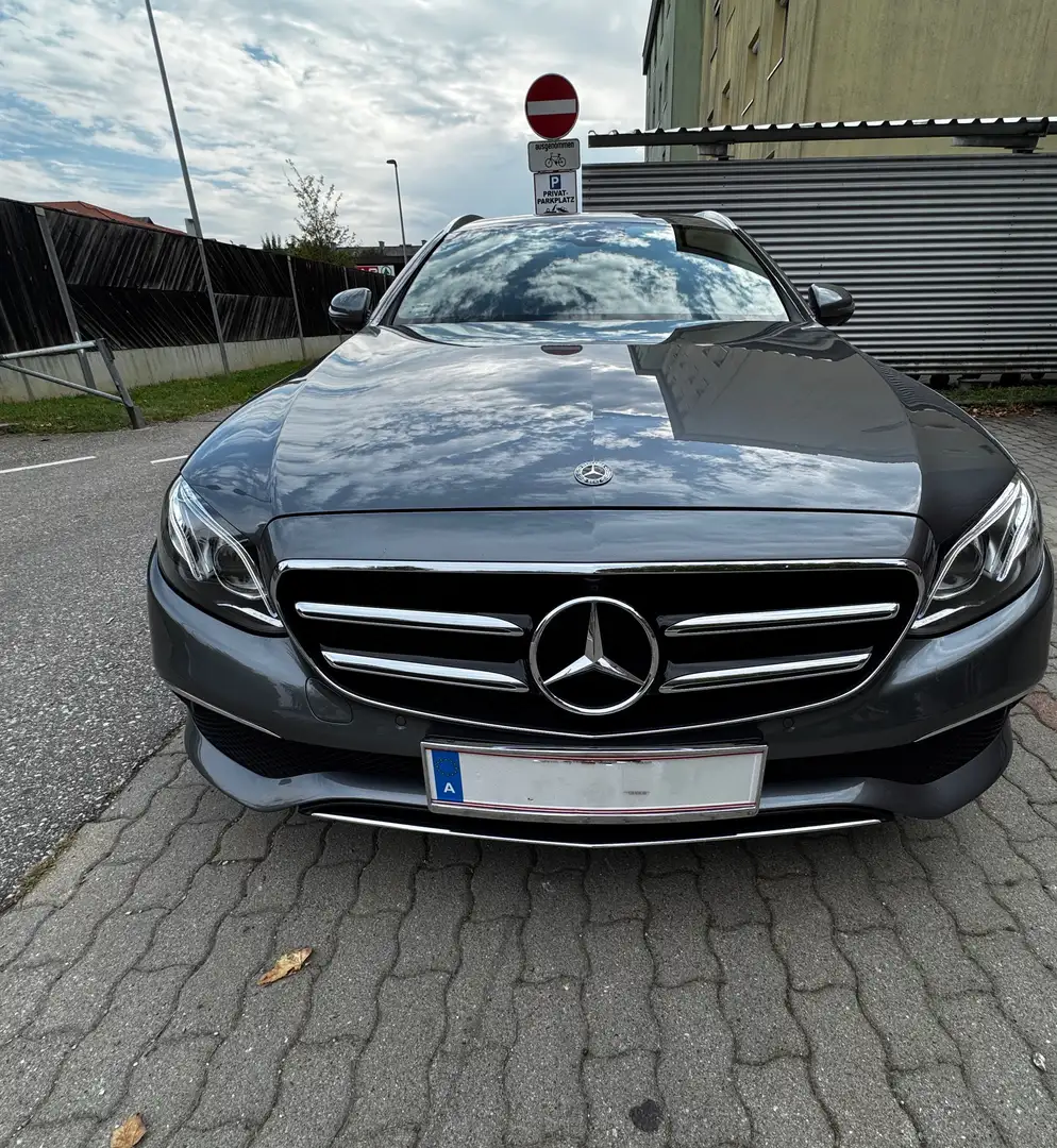 Mercedes-Benz E 220 d T 9G-TRONIC Avantgarde - 2