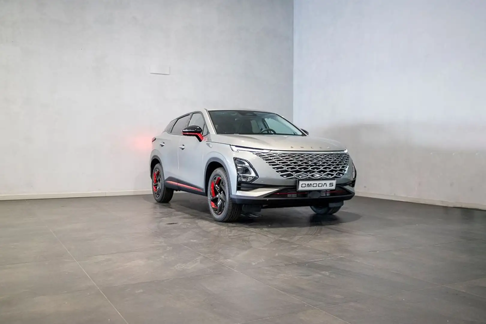 Omoda 5 1.6 T-GDI DCT PREMIUM 18CV P Argintiu - 2