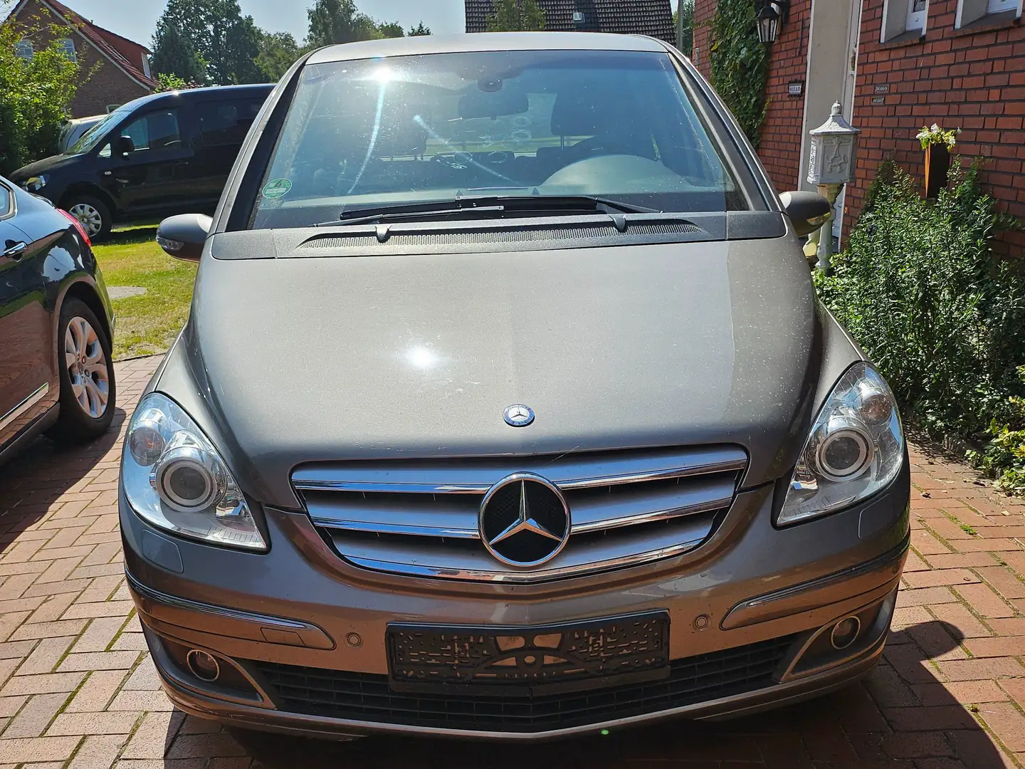 Mercedes-Benz B 200 CDI Šedá - 1