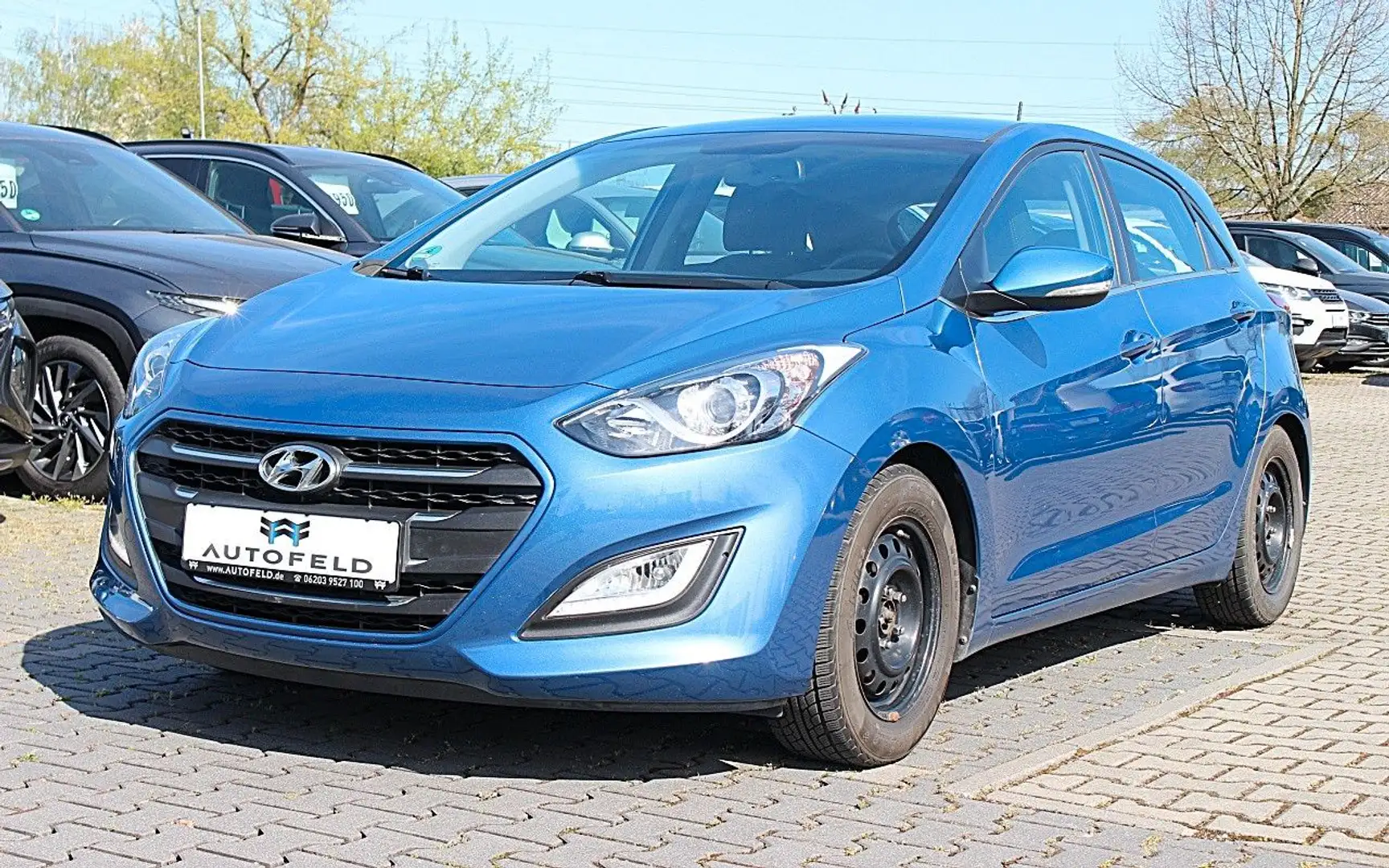 Hyundai i30 1.4 YES!/VOLL SHEFT/NAVI/PDC/TEMP/RCAM/BT/ Blau - 2