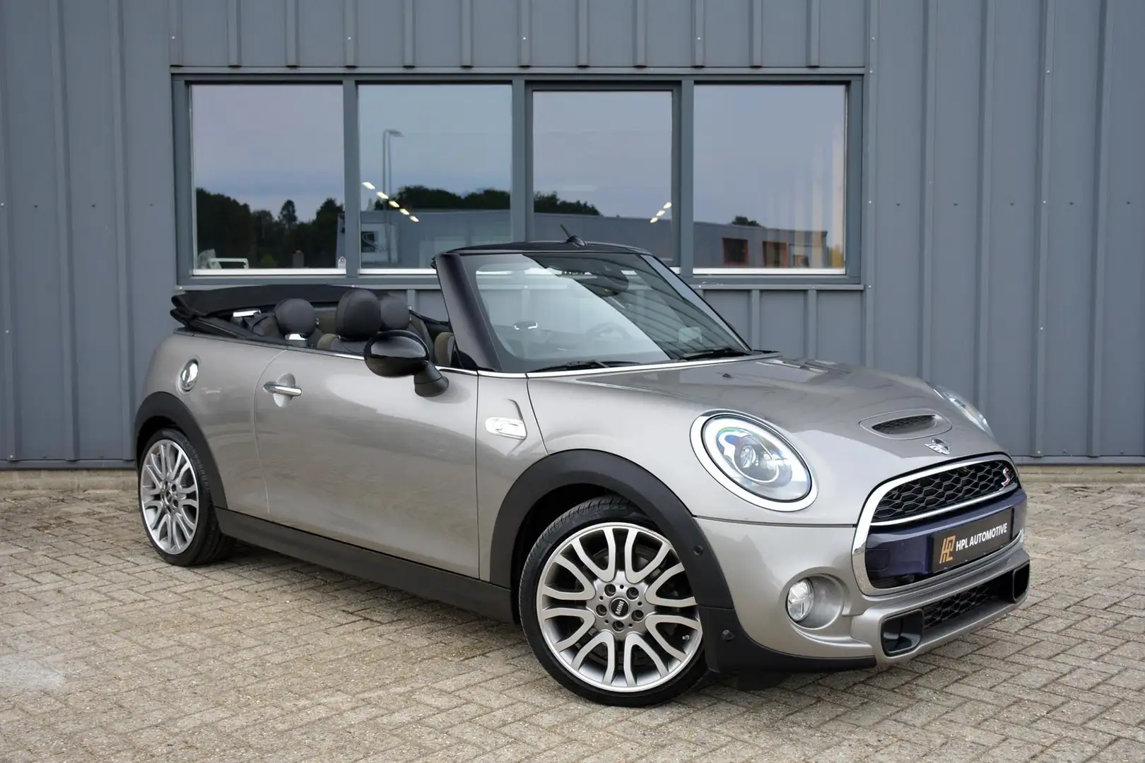 MINI Cooper S Cabrio Mini 2.0 192pk Chili Serious Business * FULL Optio Grijs - 2