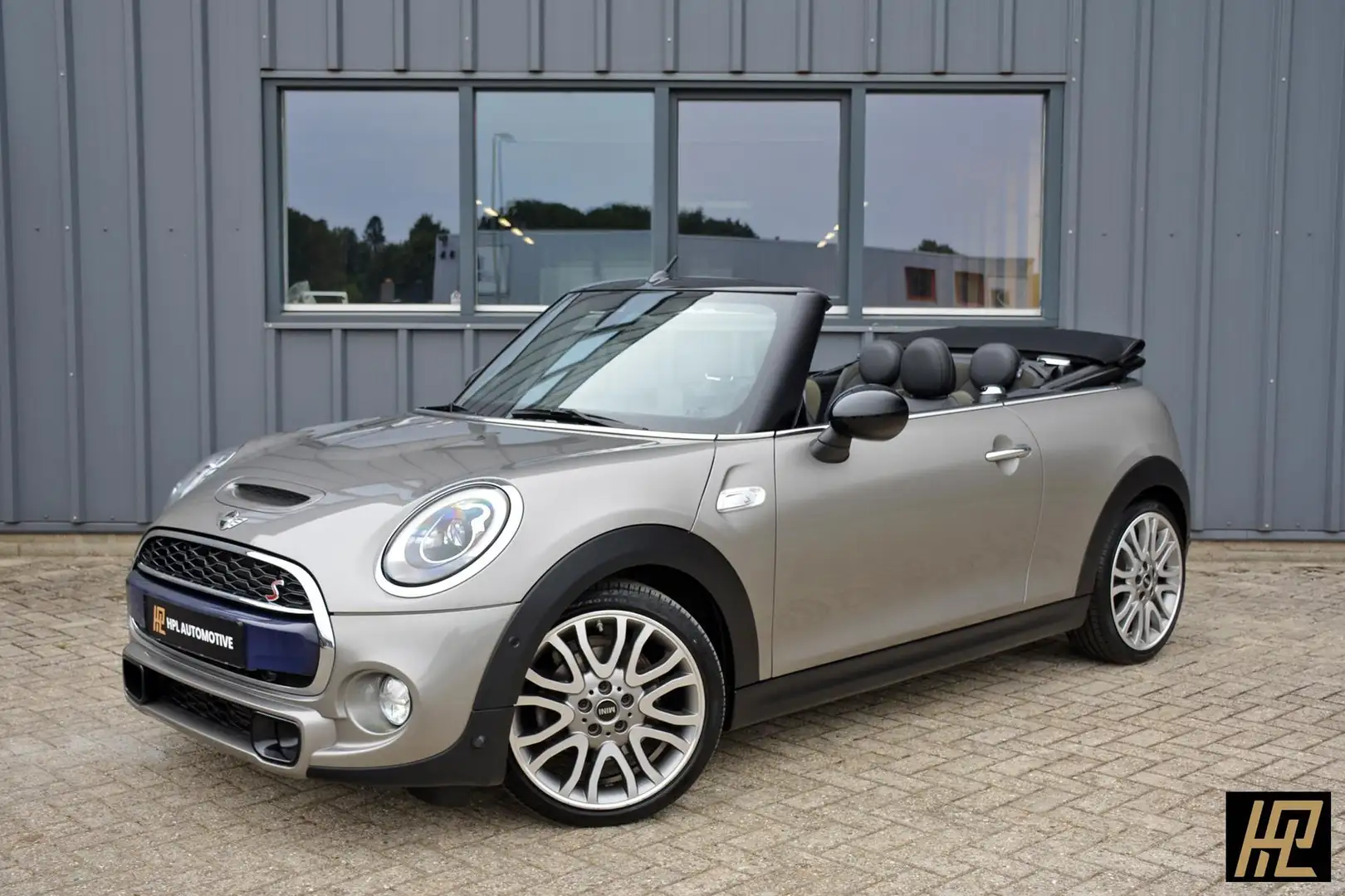 MINI Cooper S Cabrio Mini 2.0 192pk Chili Serious Business * FULL Optio Grijs - 1
