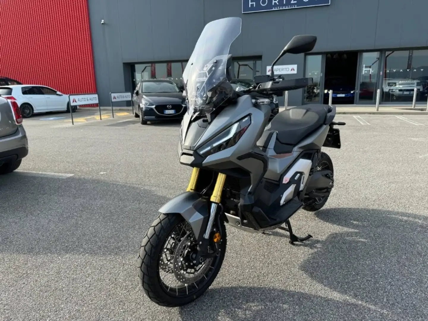 Honda X-ADV 750 DCT Abs my21 Šedá - 1