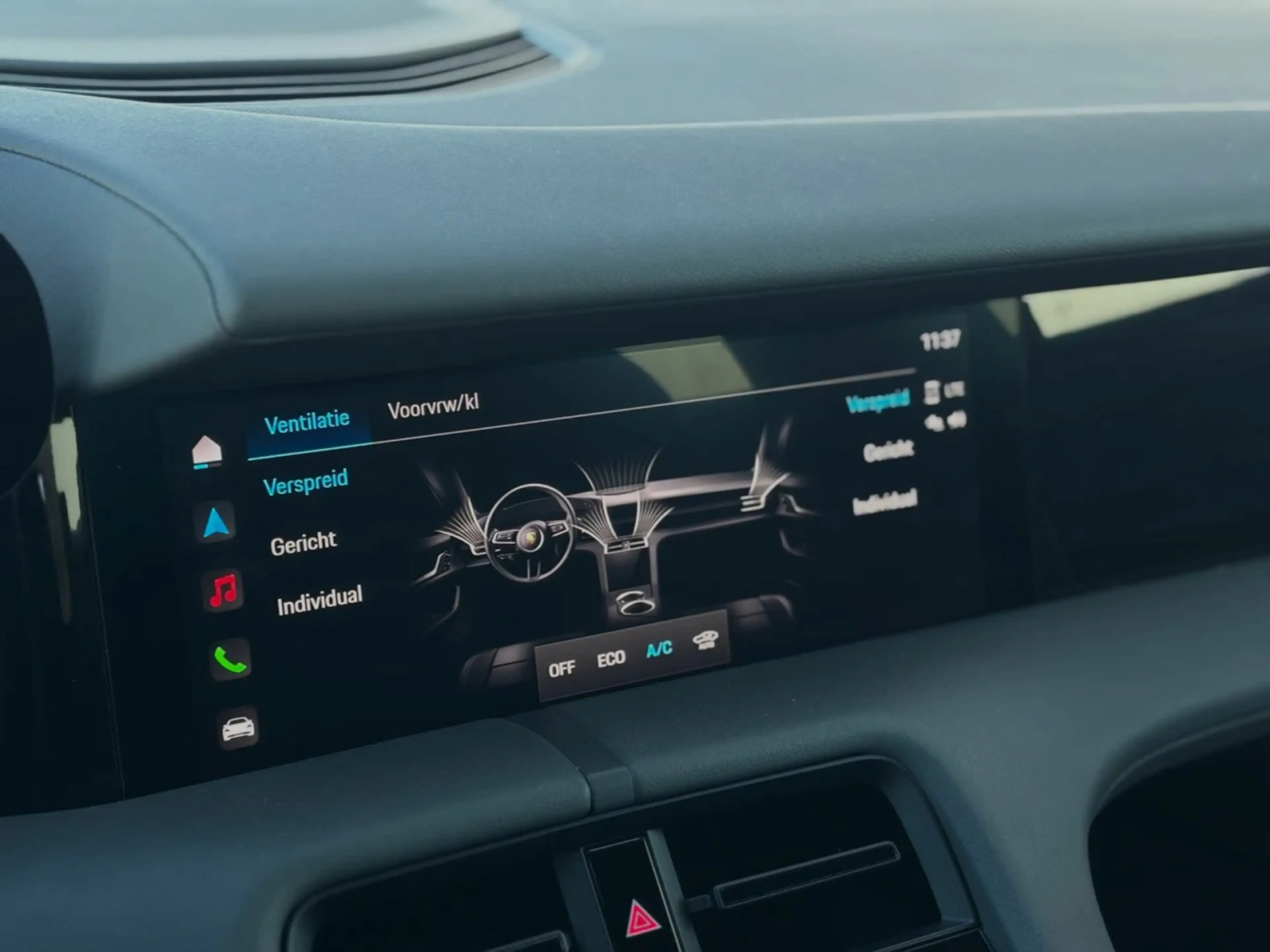 Porsche Taycan 4S Performance 84kWh(Dealer OndH, Carplay, Camera, — photo 9