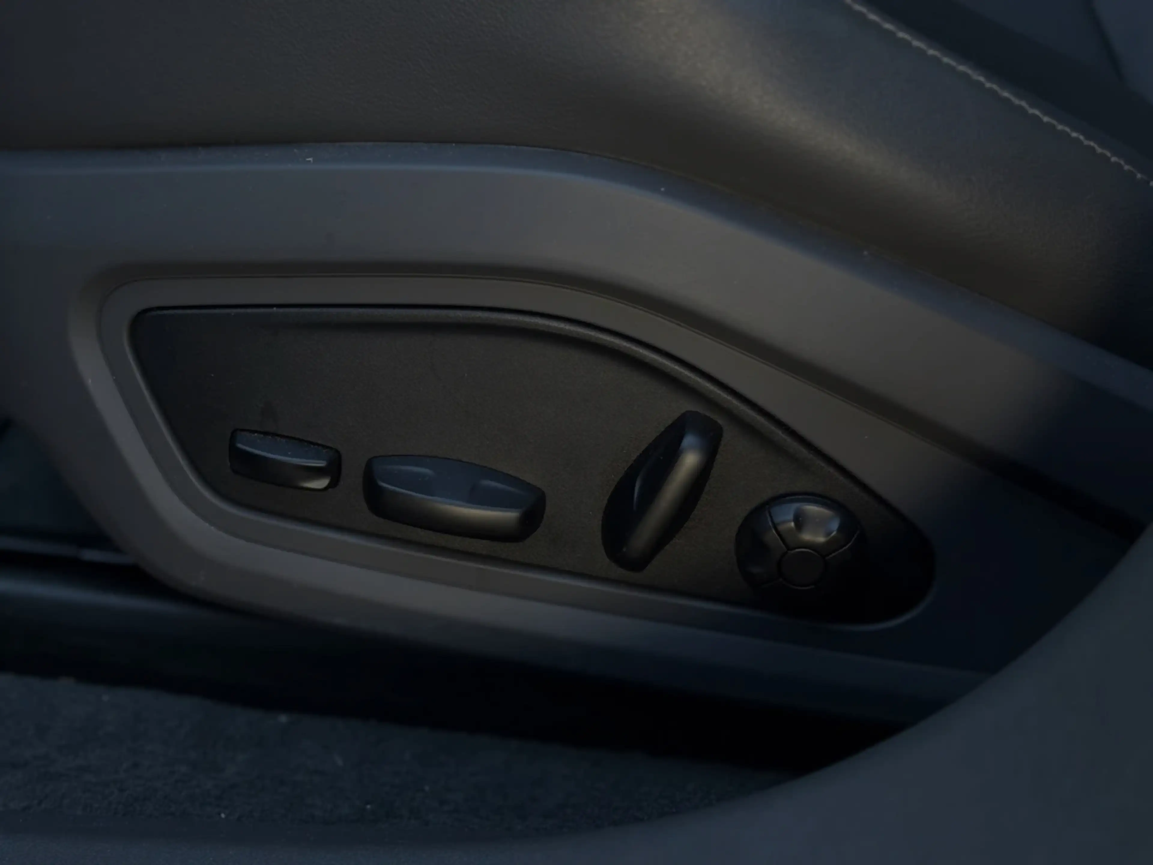 Porsche Taycan 4S Performance 84kWh(Dealer OndH, Carplay, Camera, — photo 20