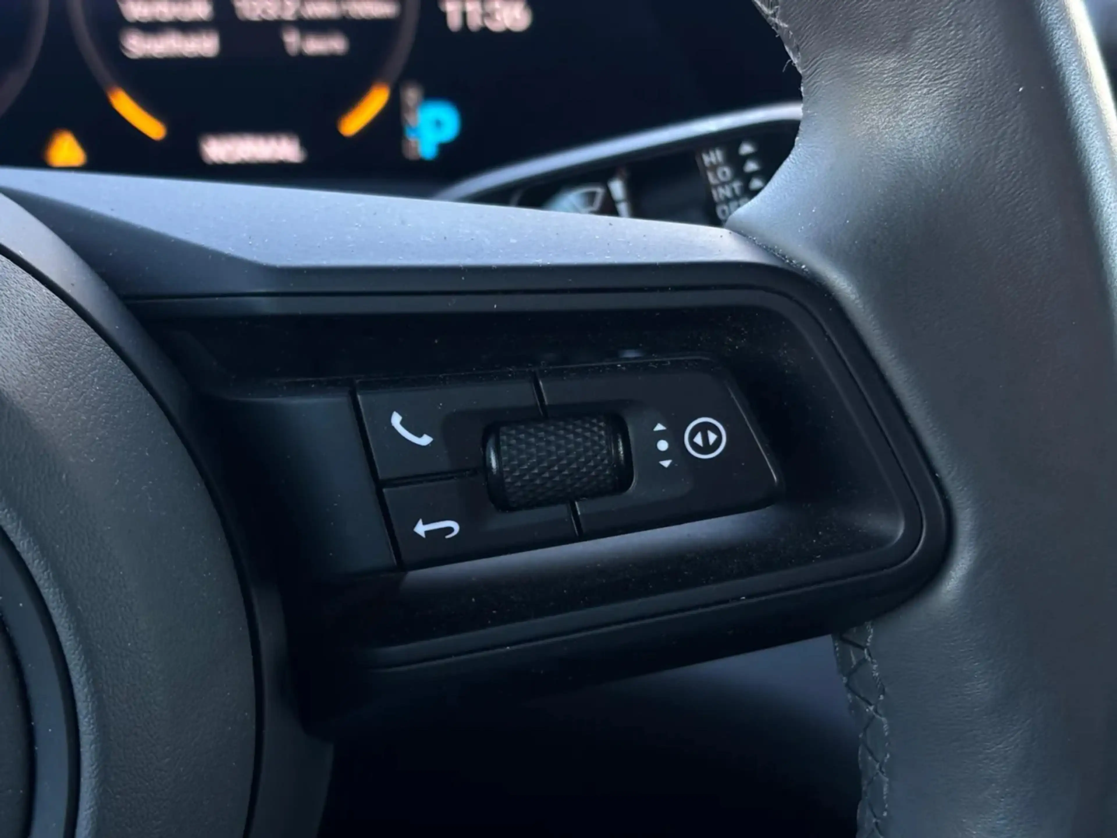 Porsche Taycan 4S Performance 84kWh(Dealer OndH, Carplay, Camera, — photo 16
