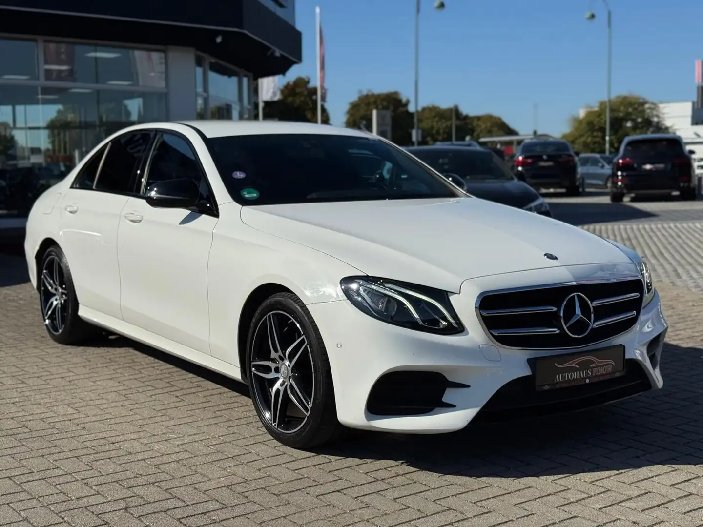 Mercedes-Benz E 200 Lim. "AMG-Line"AHK*AMBIENTE*KAMERA*TEMPOMA Weiß - 2