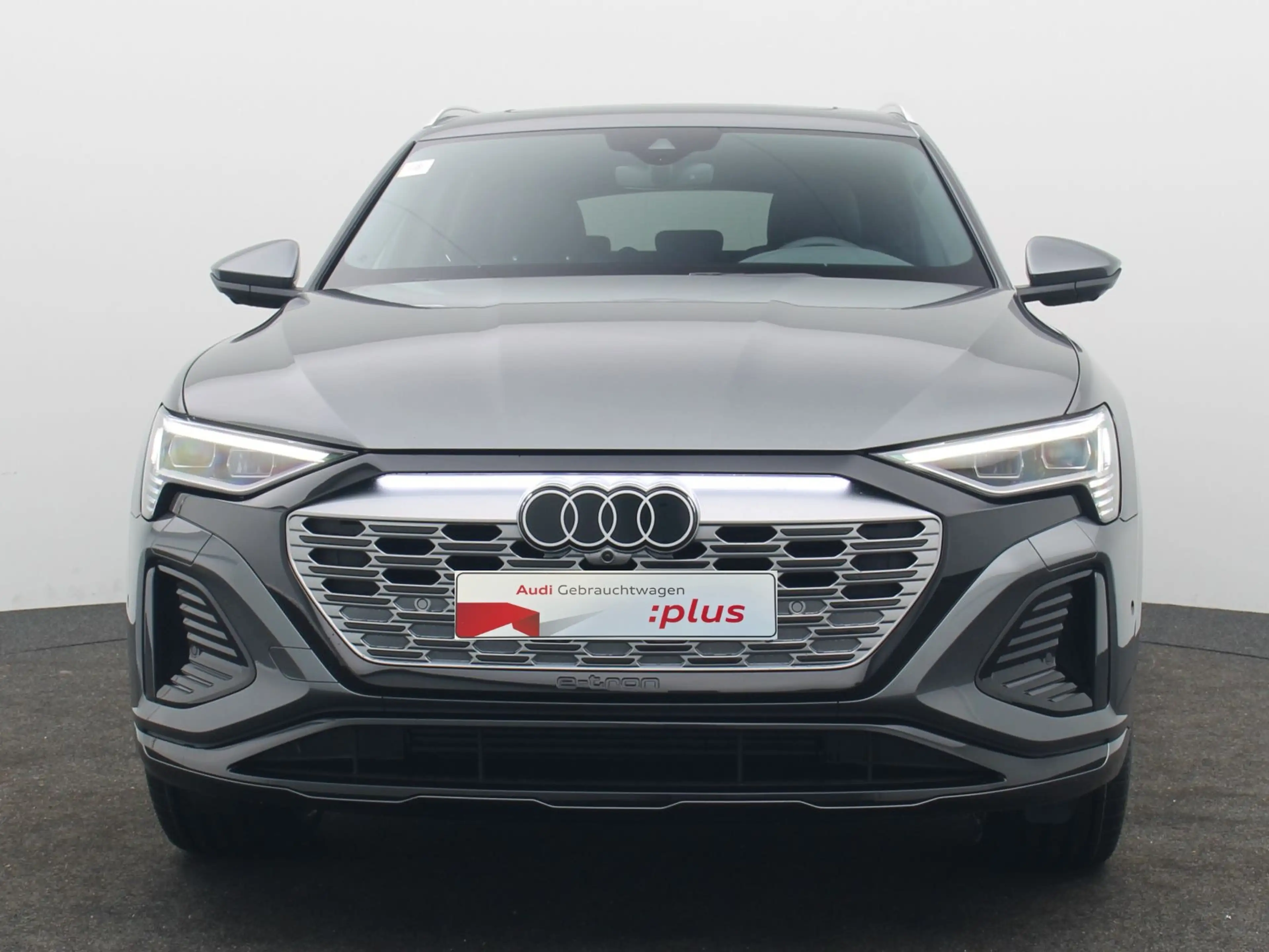 Audi Q8 e-tron S-Line 55 quattro /Pano,Matrix,AHK,Air — photo 3