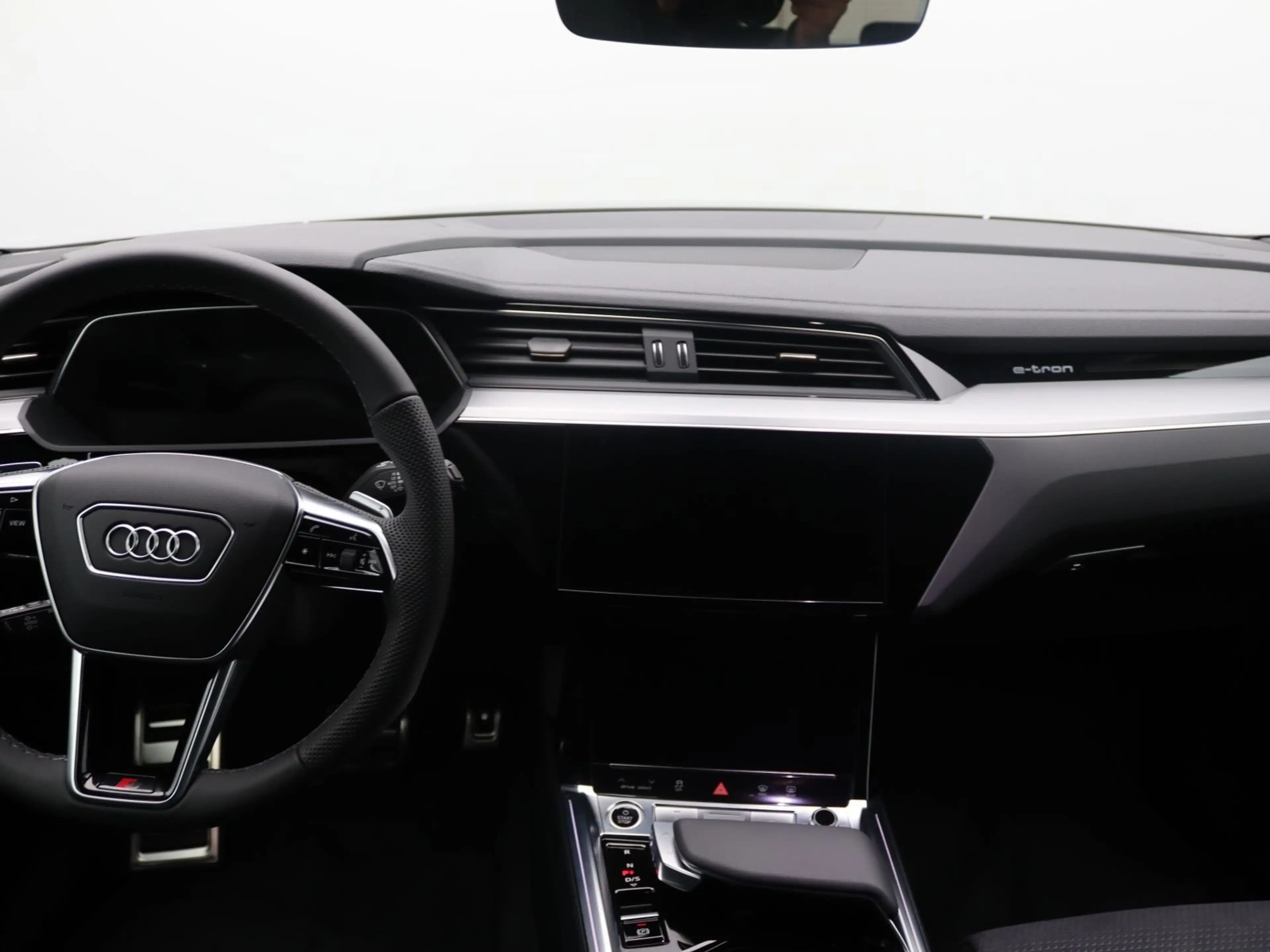 Audi Q8 e-tron S-Line 55 quattro /Pano,Matrix,AHK,Air — photo 10