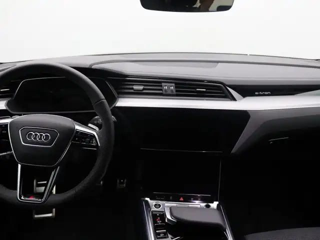 Audi Q8 E-Tron view 10