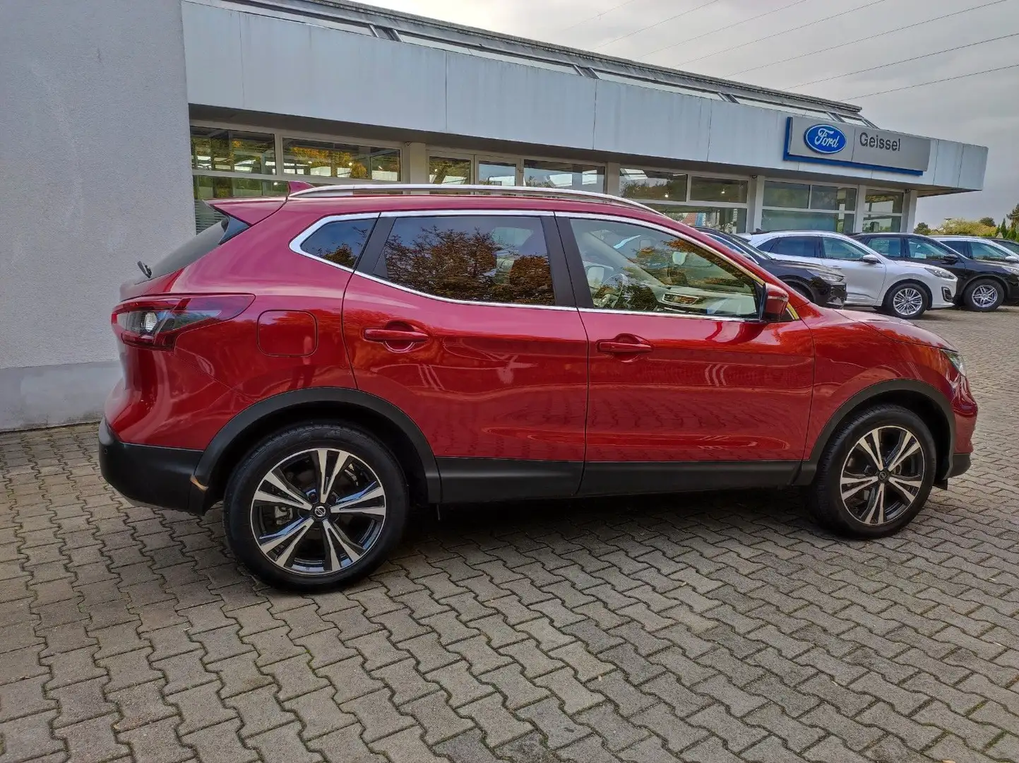 Nissan Qashqai Zama Autom PANO Navi KLIMA Sitzhzg Kamer Rot - 2