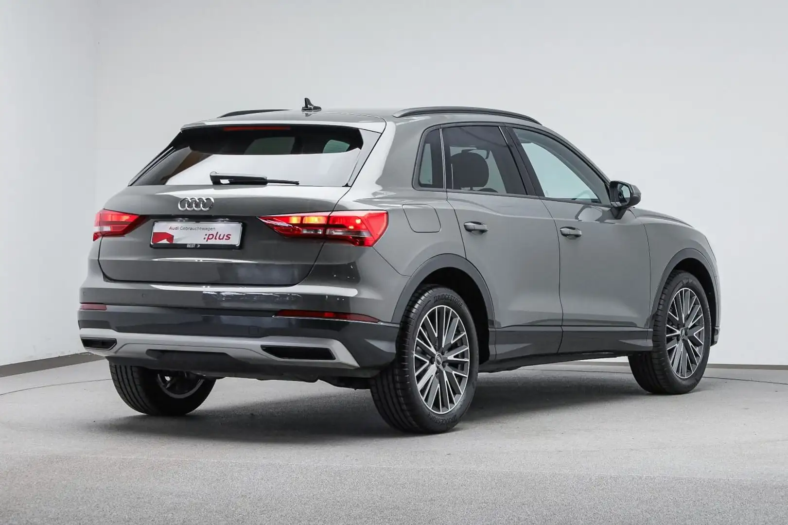 Audi Q3 35 TFSI advanced*SMART-INTER*AHK*SHZ*PDC*VIRT Grijs - 2