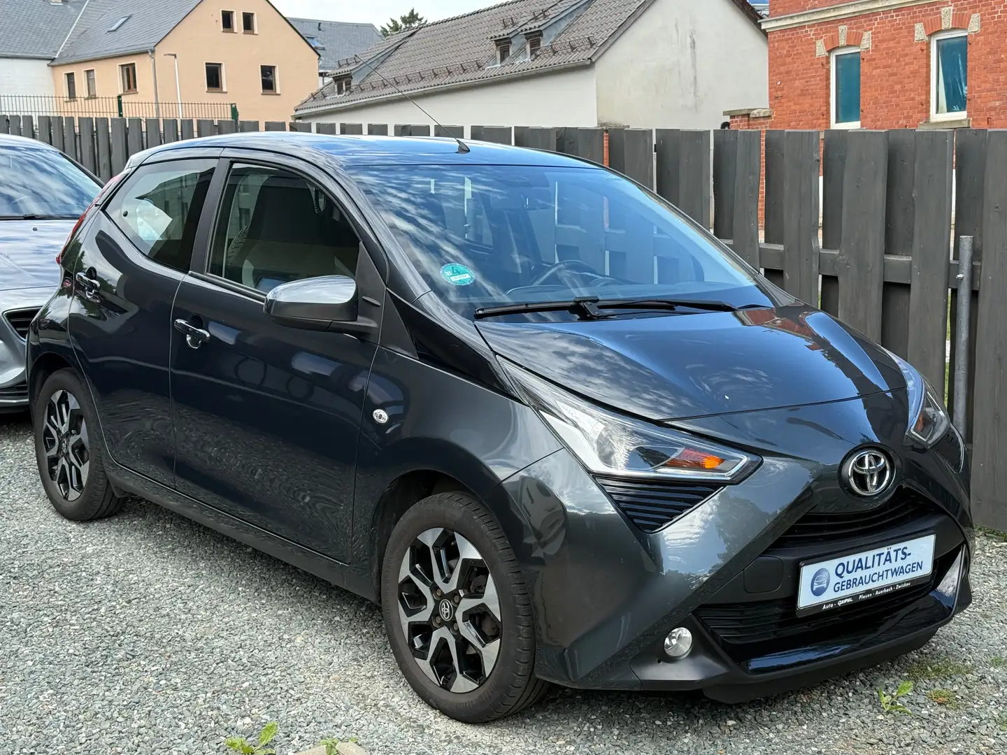 Toyota Aygo x-play connect, X-business-Paket Grau - 1