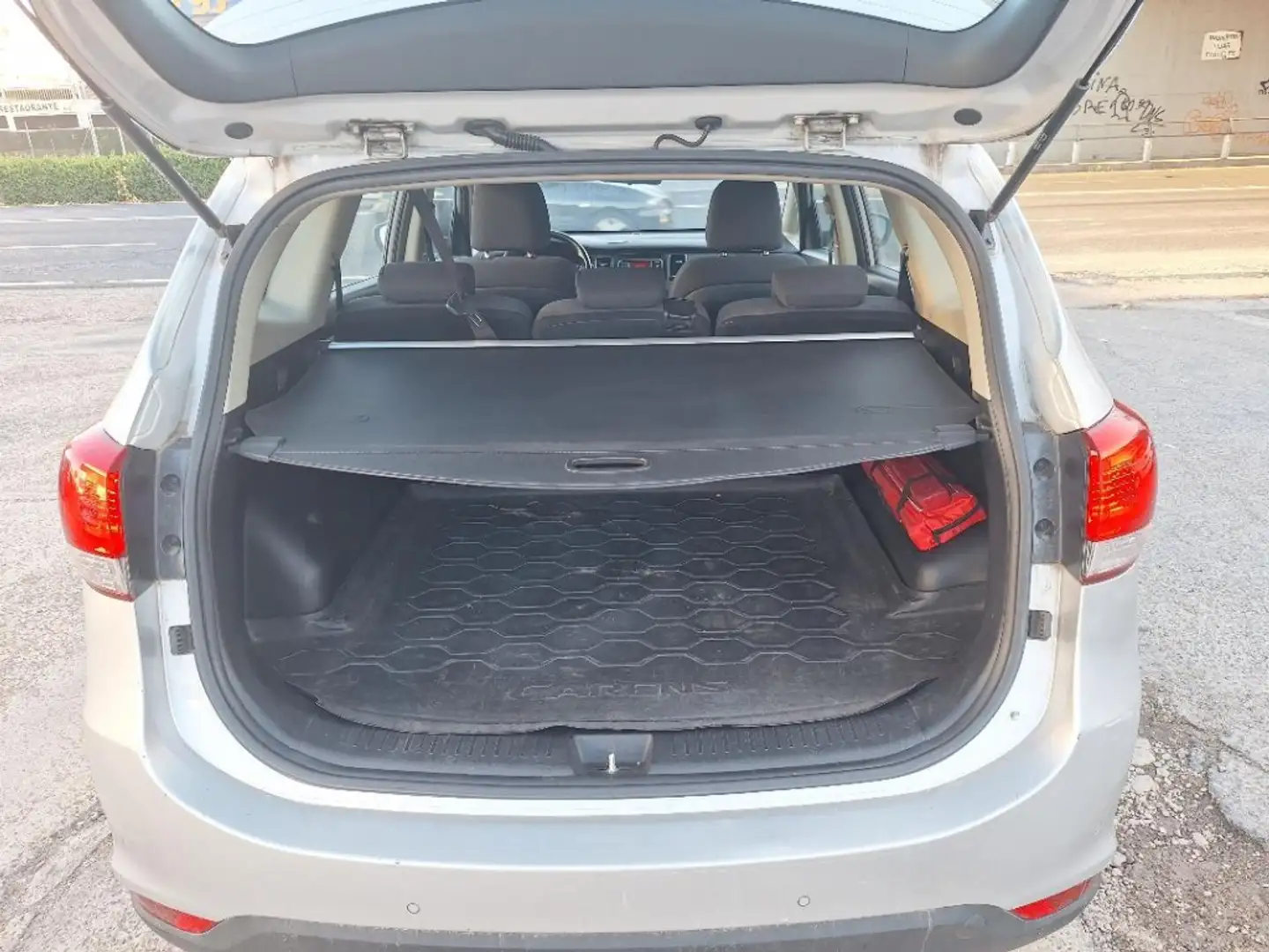 Kia Carens 1.7CRDi Drive 136 Gris - 2